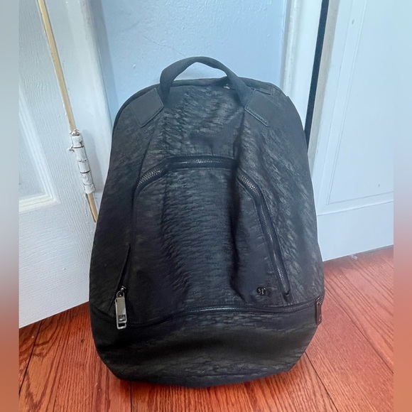 lululemon athletica Textured Black Men's Backpack